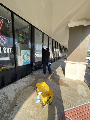 Commercial Window Cleaning in Houston, TX (1)