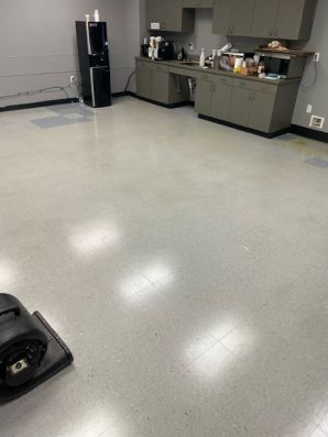 Before & After Commercial Floor Cleaning in Baytown, TX (6)