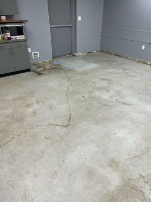 Before & After Commercial Floor Cleaning in Baytown, TX (1)